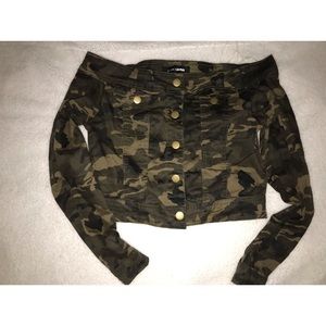Camouflage crop top